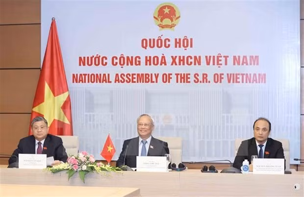 进一步加强越南与哈萨克斯坦议会合作