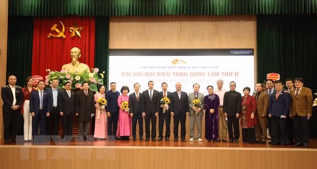 国家审计署副审计长邓世荣当选越南-阿塞拜疆友好协会主席
