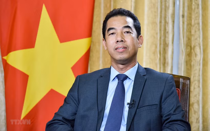 着力提升越英两国各主要合作机制的运行质效