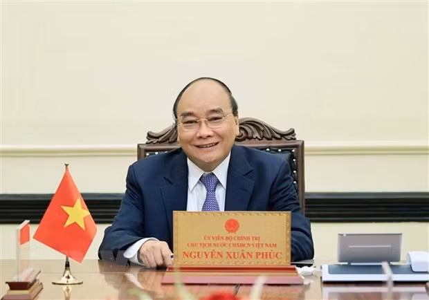 越南国家主席阮春福与印尼总统佐科·维多多通电话