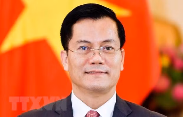 何金玉代替邓黄江担任越南联合国教科文组织国家委员会主任