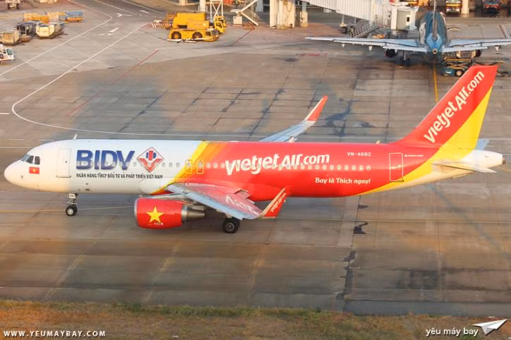 受台风“莫拉菲”的影响 越捷航空对部分航班进行调整