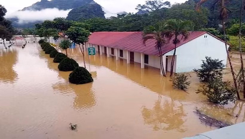 暴雨洪水袭击越南北部山区各省造成严重的损失