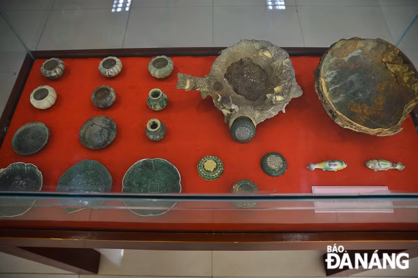 岘港博物馆举行海底沉船中陶瓷器系列展