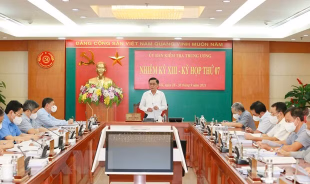 原越南海警司令和多名高级将领受纪律处分