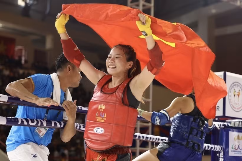 瑶族女性运动员为祖国夺金