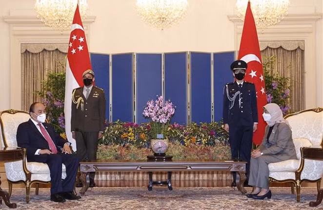 越南国家主席阮春福会见新加坡总统