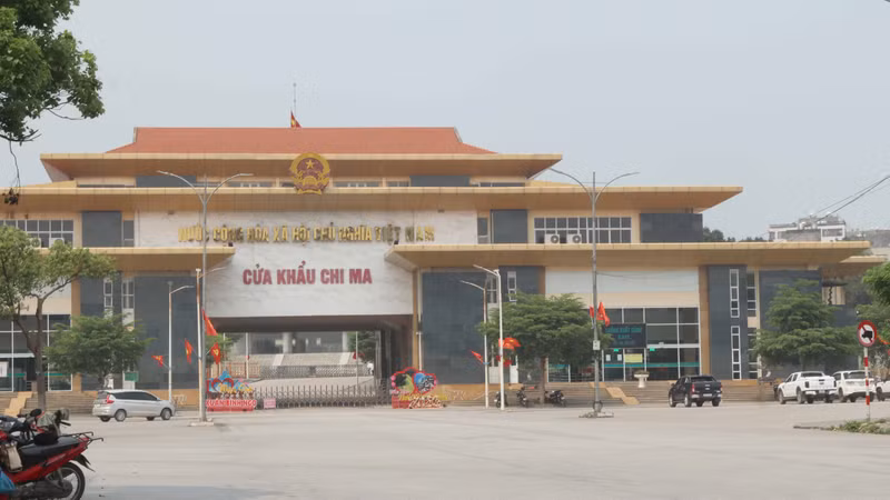芝麻（越南）—爱店（中国）口岸通关活动基本恢复。图自越通社
