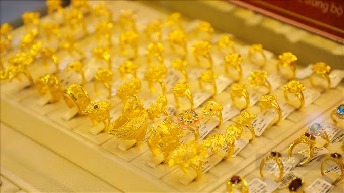 上周越南国内黄金价格上涨100万越盾/两 ảnh 2