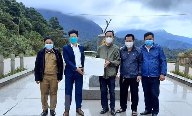 广平省支援老挝甘蒙省抗击新冠肺炎疫情 ảnh 1