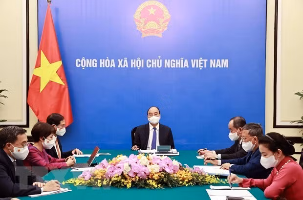 国家主席阮春福与法国总统埃马纽埃尔·马克龙通电话 ảnh 1