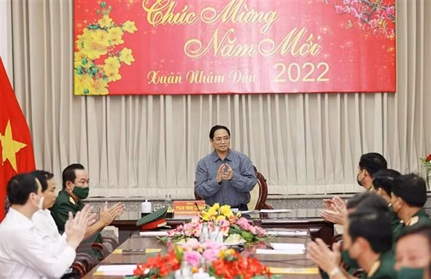 越南政府总理在芹苴市开展春节前走访慰问活动 ảnh 2