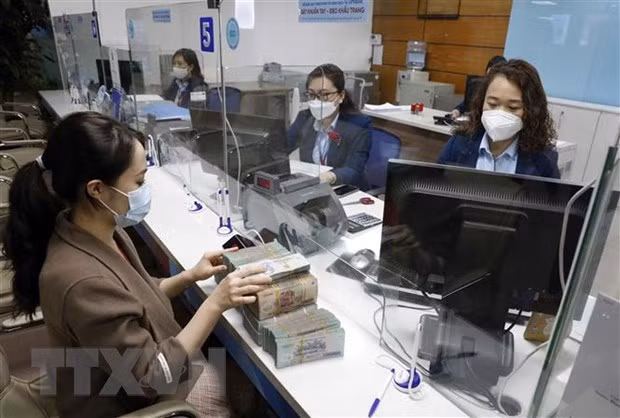 8月16日上午越南盾对美元中间价上调13越盾 ảnh 1