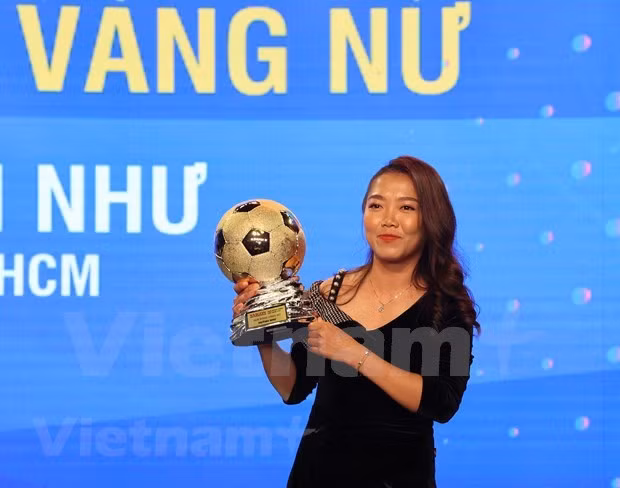 阮文决和黄茹获得2020年越南金球奖 ảnh 2