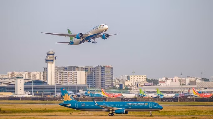 越南航空局提议自2022年初国内航班恢复正常运营 ảnh 1