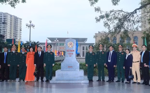 越中举行第六次边境国防友好交流活动 ảnh 2