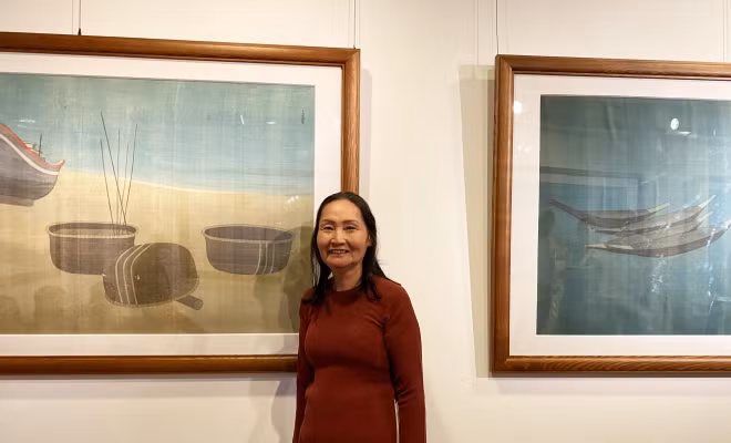 越南著名丝绸画女画家的个人展在胡志明市举行 ảnh 1