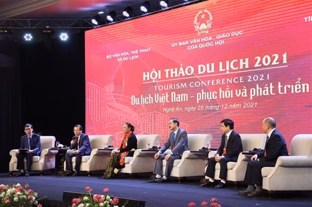 “越南旅游：恢复与发展”的2021年越南旅游研讨会在乂安省开幕 ảnh 1
