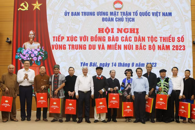 党和国家领导人开展的系列活动 ảnh 5