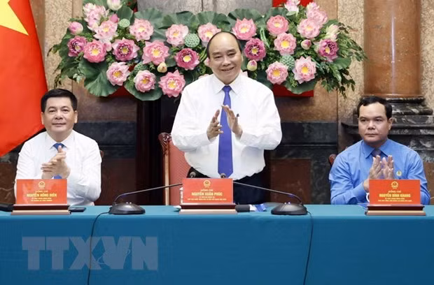 国家主席阮春福与油气行业典范人员会面 ảnh 1