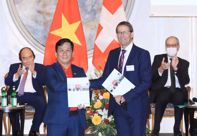 越捷与瑞士各家一流集团签署合作协议 ảnh 2