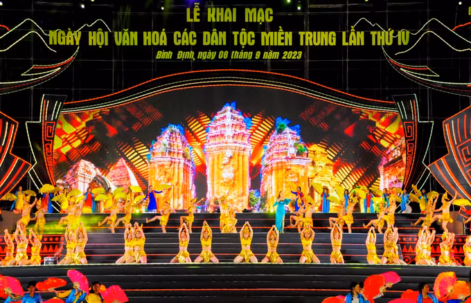 越南中部各民族文化节有助于弘扬当地传统文化价值 ảnh 1