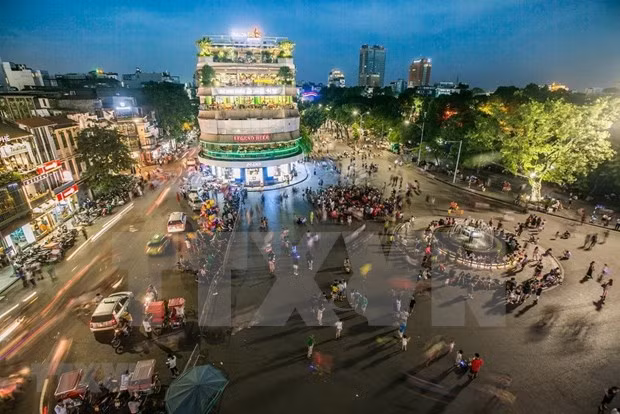 夜间经济——河内吸引游客的动力 ảnh 1