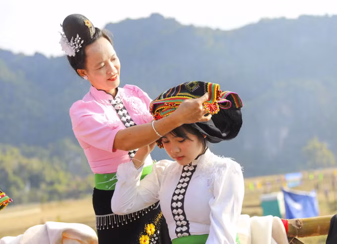 potal-dac-sac-ngay-hoi-van-hoa-cac-dan-toc-vung-bien-sam-mun-dien-bien-8499736.jpg