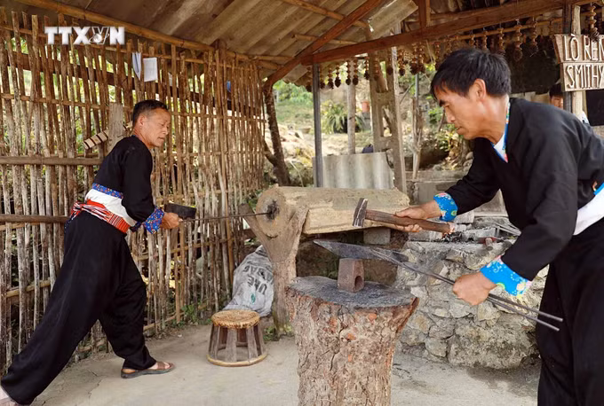 vna_potal-lao-chai-diem-sang-phat-trien-du-lich-cong-dong-o-lai-chau-9053163.jpg