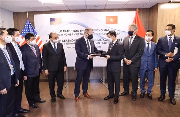 国家主席阮春福出席Vingroup集团与美国各合作伙伴之间的合作协议交换仪式 ảnh 1