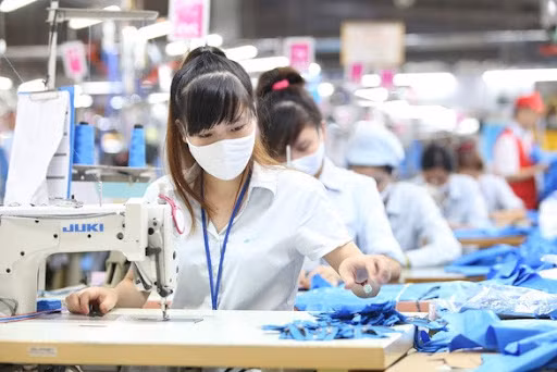 新冠肺炎疫情：及时出台系列政策协助受疫情影响的企业和劳动者渡过难关 ảnh 1