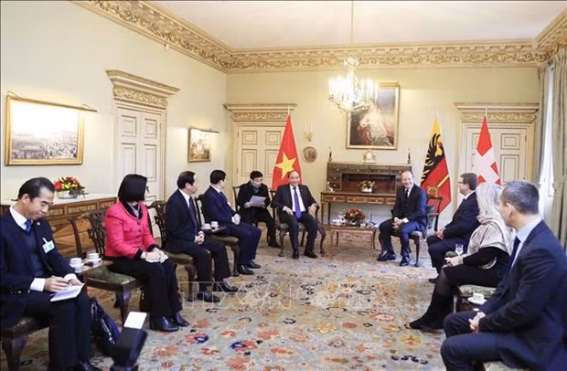 越南国家主席阮春福在瑞士开展系列会见活动 ảnh 2