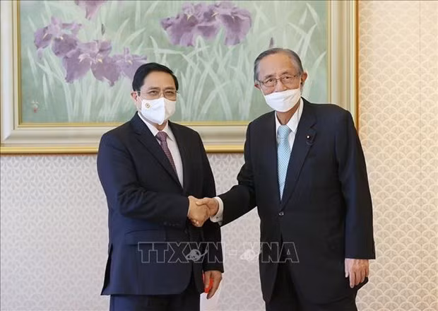 越南政府总理范明政会见日本众议院议长细田博之 ảnh 2