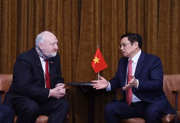 越南承诺为英国各家企业和集团在越有效投资创造便利条件 ảnh 2