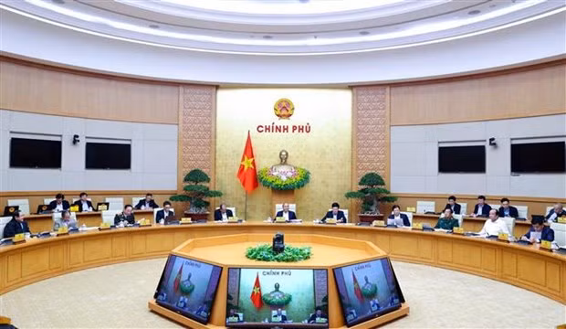 越南政府总理阮春福主持召开政府12月份例行会议 ảnh 1