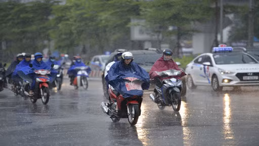 受强冷空气影响越南北部地区12月29日晚出现降雨天气 ảnh 2