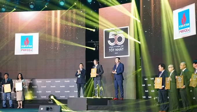 越南油气集团旗下四公司跻身2022年越南最佳上市公司50强 ảnh 2