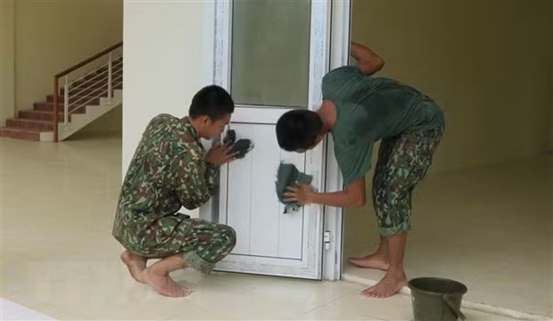 抗击新冠肺炎疫情的一线战士 ảnh 1