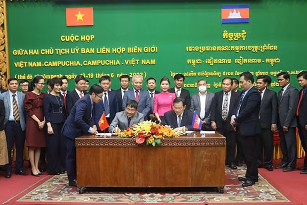 越柬、柬越陆地边界勘界立碑联合委员会主席会议在金边召开 ảnh 1