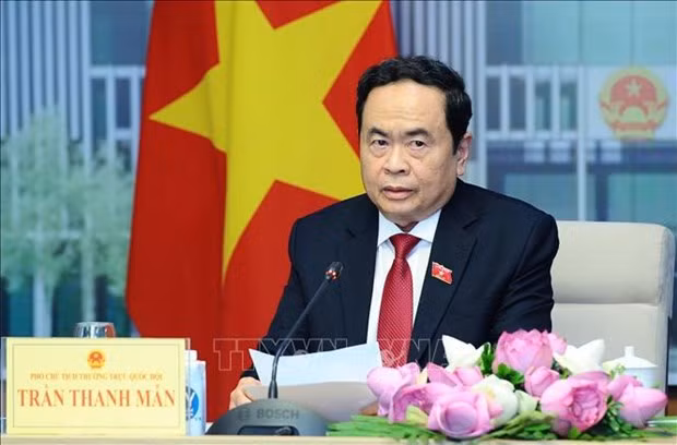 越南国会常务副主席陈青敏与中国全国人大常委会副委员长王晨举行视频会晤 ảnh 2
