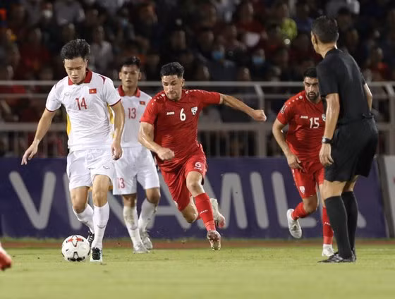 越南国足FIFA排名上升一位 排名第95位 ảnh 1