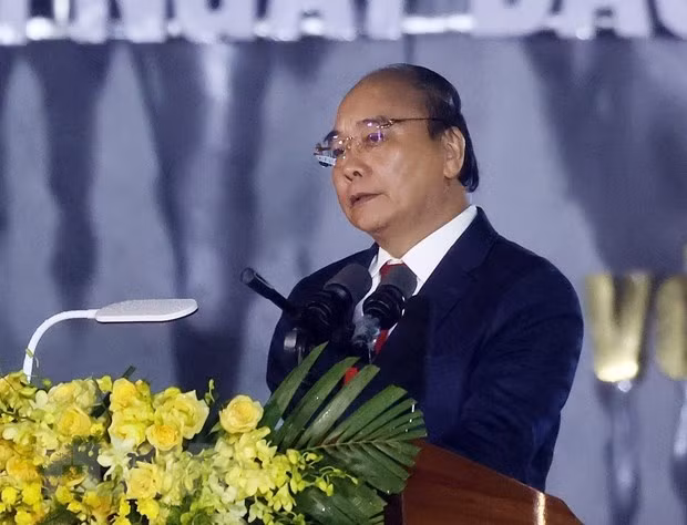 越南国家主席阮春福出席胡伯伯探访广平省65周年纪念典礼 ảnh 1