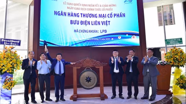 联越邮政银行在胡志明市证券交易所上正式挂牌上市 ảnh 1