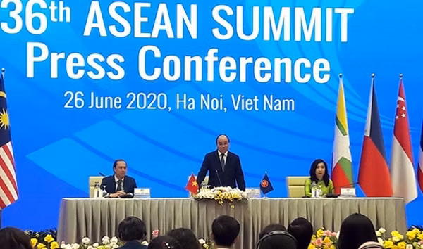 政府总理阮春福：全力做好第37届东盟峰会及系列会议准备工作 ảnh 2
