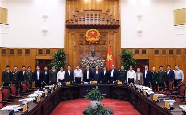 越南政府总理阮春福主持召开国家网络安全指导委员会首次会议 ảnh 1