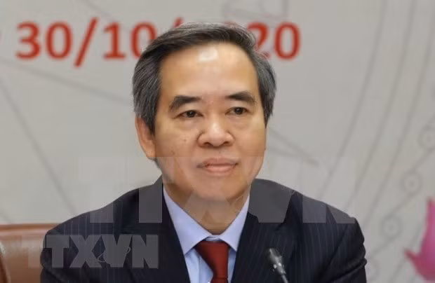 越共中央政治局决定对一名委员进行纪律处分 ảnh 1