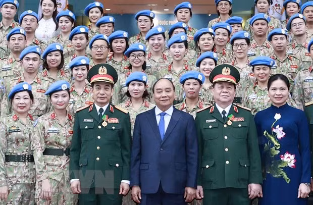 联合国副秘书长让-皮埃尔·拉克鲁瓦高度评价越南参与维和行动的能力 ảnh 3