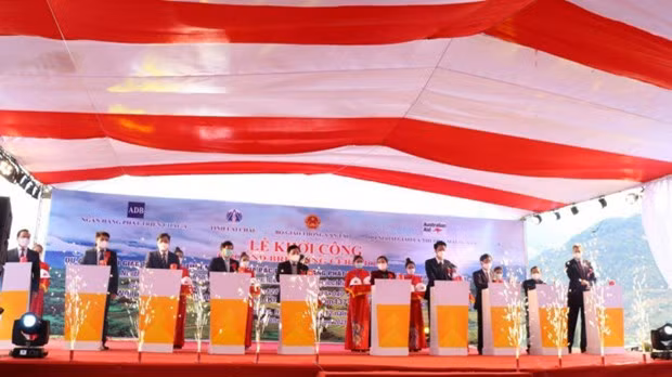 “北部山区各省交通互联互通”项目正式动工兴建 ảnh 1