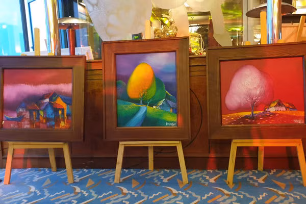 “春红”画展：向社会传递正能量 ảnh 1