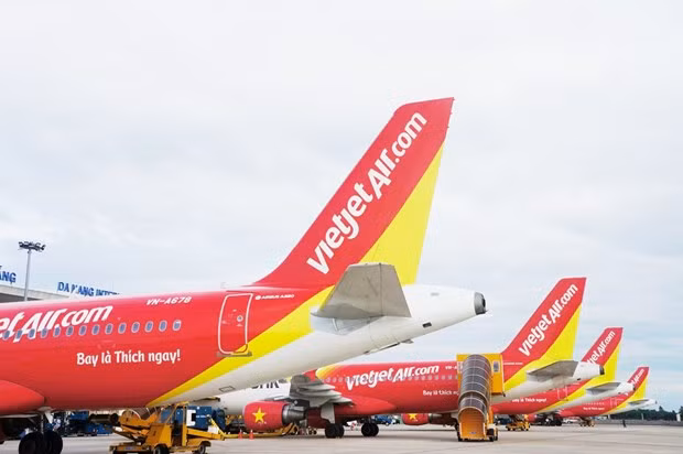 越捷航空增加将越南公民接回国的航班 为重新开放国际航线做准备 ảnh 1